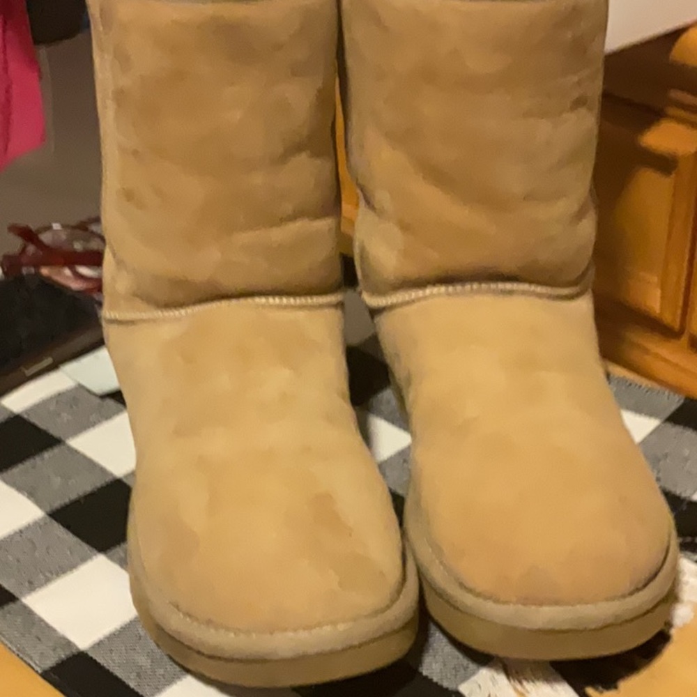 Ugg Boots size 8 clean inside